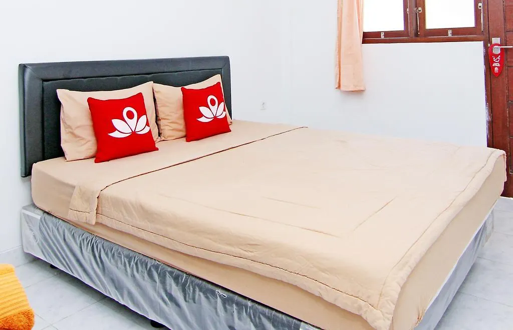 Zen Rooms Raya Gelogor Carik Denpasar Ντενπασάρ